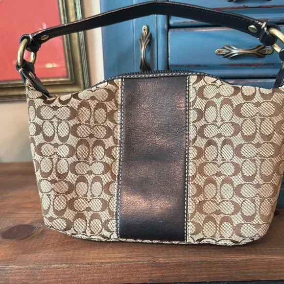 ๐๐ป๐๐คCoach Brown and tan mini Bag with Signature - Picture 14 of 15